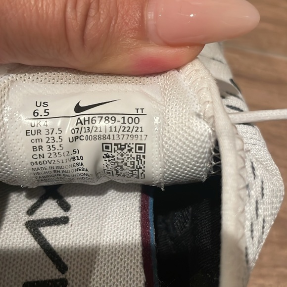 Nike Air Max 270 size 6.5 - Picture 2 of 3